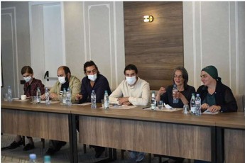 varlam-goleTiani-evrokavSiris-CarTulobiT-gamarTul-Sexvedraze-SeTanxmda-pirobebis-nawili-rom-rionis-xeobidan-barikadebi-unda-aiRon-da-sapolicio-Zalebi-gavidnen