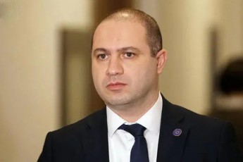 givi-miqanaZe-Tu-nacionaluri-moZraoba-miSelis-SeTanxmebis-dokuments-xels-amnistiis-miRebis-Semdeg-moawers-es-iqneba-arasrulfasovani-SeerTeba