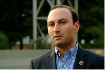nacionaluri-moZraoba-xelisuflebaSi-yofnis-dros-moqalaqeebs-fizkurad-aterorebda-aSantaJebda-maT-Soris--faruli-CanawerebiT-xelisuflebaSi-ar-arian-da-politikurad-cdiloben-SantaJs