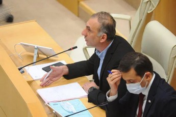 aleko-elisaSvili-RaribaSvils-rodis-moiqceva-Tqveni-mTavroba-ise-rogorc-SeSvenis-Raribi-qveynis-mTavrobas-rodis-SemoiWers-qamrebs-am-Savi-jipebidan-rodis-gadmosxdebiT