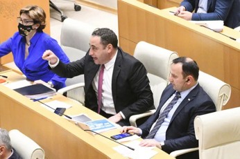 giorgi-vaSaZe-premiers-gaviwydebaT-rom-erT-erTi-yvelaze-ubeduri-qveynis-premier-ministri-xarT-da-ra-gexumrebaT---farcxalaZis-patronebs-kezeraSvilze-ra-galaparakebT-saerTod
