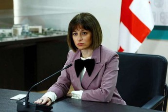 ekaterine-tikaraZis-gancxadebiT-kviris-bolos-saqarTveloSi-kidev-erTi-milioni-doza-vaqcina-Semova