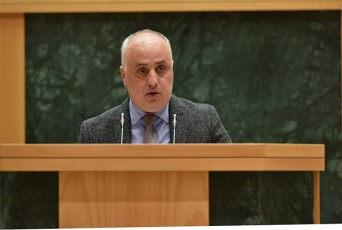 dimitri-xundaZe-nacionalur-moZraobas-imuSaveT-ara-karvebSi-aramed-parlamentSi