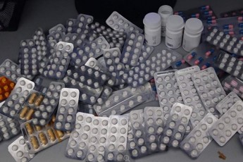 samedicino-da-farmacevtuli-saqmianobis-regulirebis-saagentom-Tbilisis-erT-erT-afTiaqSi-specialurad-mowyobil-samalavSi-1-500-mde-fsiqotropuli-medikamenti-aRmoaCina