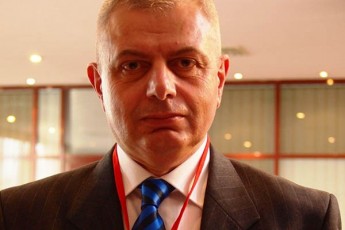 zaal-anjafariZe-am-ukiduresad-rTul-da-sensitiur-situaciaSi-premier-ministrma-gaakeTa-is-gancxadeba-rasac-Tavisi-statusi-avalebda