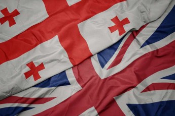 britaneTis-saelCo-Zaladoba-LGBT-Temis-mimarT-muqara-da-Jurnalistebze-Tavdasxma-azianebs-saqarTvelos-rogorc-tolerantuli-da-stumarTmoyvare-qveynis-reputacias