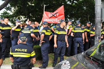 rusTavelis-gamzirze-samarTaldamcvelebis-mobilizebaa---adgilze-policiam-rkinis-jebirebi-miitana