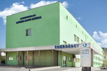 ciciSvilis-bavSvTa-axal-klinikaSi-3-axalSobili-marTviT-sunTqvaze-imyofeba-maTgan-2-bavSvTan-mimarTebaSi-eWvi-ew-indur-Stamzea