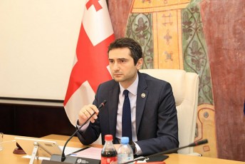 mniSvnelovania-rom-rogorc-umravlesobam-aseve-opoziciam-yvela-is-berketi-gamoiyenos-parlamentSi-romelic-mogvcems-saSualebas-mivadevnoT-Tvalyuri-rom-dadgindes-simarTle