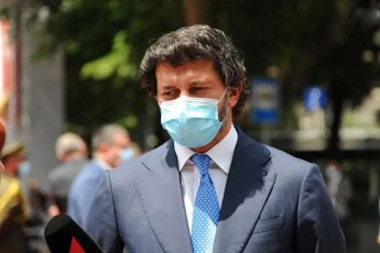 kaxa-kalaZe-Zaladoba-mxolod-fizikuri-ar-aris-rom-muSti-daartya-viRacas-Zaladoba-aris-fsiqologiuric-rac-konkretuli-televiziebis-mxridan-xdeba