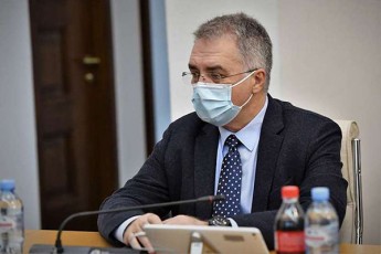 daviT-sergeenko-mediasTan-komentari-aucilebelia-da-savaldebulo---problema-aris-ramdenime-telearxTan-romelic-dominanturad-politikuria-da-ara-neitraluri