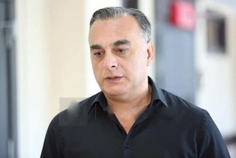 zaal-udumaSvili-Jurnalistebma-da-operatorebma-daalages-mikrofonebi-kamerebi-iZulebuli-arian-qveynis-mTavari-politikuri-scena-daikavon-solidaruli-varT-radgan-saerTo-mizani-gvaqvs