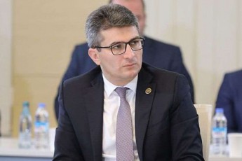 mamuka-mdinaraZe-dRes-ideba-standarti-rom-Jurnalists-SeuZlia-politikuri-aqtoric-iyos-da-Jurnalistic-imitom-rom-mixeil-saakaSvils-ase-unda