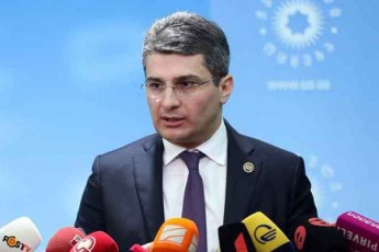 mamuka-mdinaraZe-mixeil-saakaSvili-urekavs-arxis-xelmZRvanelebs-da-emuqreba-rom-ar-miscems-fuls