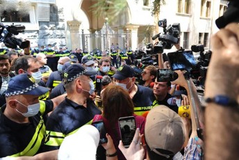 parlamentTan-kidev-erTi-dapirispireba-moxda---policiam-grigol-gegelia-da-Tazo-daTunaSvili-daakava