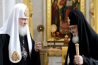 saqme-namdvilad-ar-aris-advilad-gadasawyveti--ras-werda-ruseTis-patriarqi-ilia-meores-gaxelaZeze-sapatriarqo-werilebs-asajaroebs