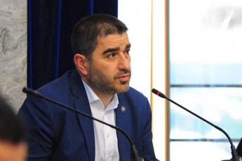 Salva-papuaSvili-Cemi-mxridan-iyo-araTu-Zaladoba-aramed-Tina-bokuCavasgan-momdinare-pirdapiri-agresiis-aRkveTa-romelsac-ori-mandaturi-ver-akavebda