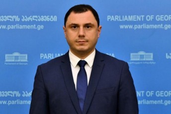 giorgi-amilaxvari-premieris-arasrulwlovan-Svilebze-TvalTvali-da-Casafreba-scdeba-Jurnalistur-eTikas