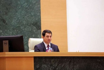 arCil-TalakvaZe-premier-ministris-arasrulwlovan-Svilebs-aedevnen-realurad-televiziebTan-ki-ara-politikur-instrumentebTan-gvaqvs-saqme