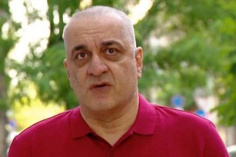 roca-politikuri-polarizaciis-kleba-ar-mohyolia-dokumentis-xelmoweras-raRa-azri-hqonda-qarTuli-ocnebis-mier-pedanturad-xelSekrulebis-teqstis-miyolas-da-mis-Sesrulebaze-muSaobas
