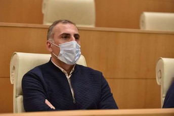 aleko-elisaSvili-zogierTi-daboRmili-parlamentSi-vermoxvedrili-politikosi-ambobs-gamodiTo---mere-ra-moxdeba-es-aris-sicancare