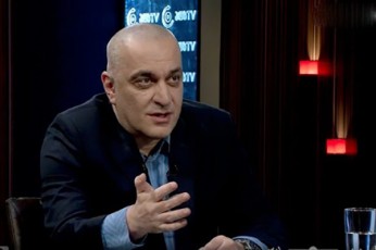 nikoloz-mWedliSvili-opozicia-amerikis-elC-keli-degnans-akritikebs-ver-gavige-Tan-dasavleTisaken-iyurebode-da-Tan-elCs-lanZRavde