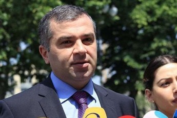 daviT-baqraZe-qarTulma-ocnebam-kidev-erTxel-aCvena-rom-sakuTari-partiuli-interesebisTvis-es-gundi-mzad-aris-qveyana-daZabulobisa-da-arastabilurobis-spiralSi-Seiyvanos