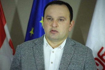 paata-manjgalaZe-vmuSaobT-rom-irakli-kobaxiZes-irakli-RaribaSvilsa-da-kaxi-kalaZes-sanqciebi-dauwesdeT