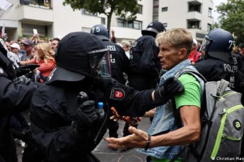 berlinSi-loqdaunis-mowinaaRmdegeebsa-da-policias-Soris-Setakeba-moxda