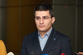 mamuka-mdinaraZe-mixeil-saakaSvilma-sajarod-dado-posti-romelic-unda-Caegdo-Sida-jgufSi-raTa-sul-mcire-sami-televiziisTvis-da-Tavisi-aqtivistebisTvis-davaleba-mieca