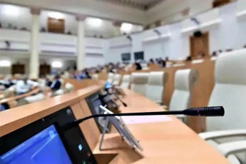 NDI---gamokiTxulTa-55-acxadebs-rom-parlamenti-maTTvis-mniSvnelovan-sakiTxebze-kanonebs-ar-iRebs