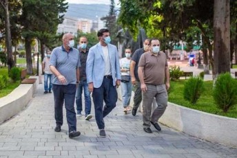 kaxa-kalaZe-yoveldRiurad-vgrZnob-Tbiliselebis-mxardaWeras-rasac-Zalian-vafaseb