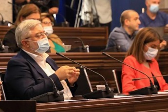 konstituciur-kanonSi-dagegmili-cvlilebebis-proeqtis-sayovelTao-saxalxo-ganxilva-Salva-papuaSvilsa-da-daviT-usufaSvils-Soris-kamaTiT-dasrulda