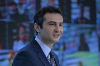 kaxa-kuWava-irakli-kobaxiZe-aris-gundis-udavo-lideri-romelic-kidev-erT-gamarjvebamde-migviyvans-2-oqtombers---nu-nerviulobT-is-ofisSia-da-yovelTvis-iqneba-xelmisawvdomi