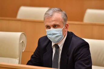 giorgi-xelaSvilis-TqmiT-ian-kelisa-da-devid-krameris-werili-mikerZoebulia