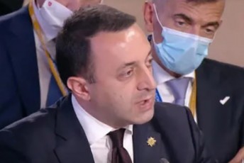 irakli-RaribaSvili-Cemi-davalebiT-vmuSaobT-2-milioni-doza-faizeris-kidev-Semotanaze-gvaqvs-saSualeba-da-Tu-saWiro-gaxdeba-kidev-SemovitanT-Cinur-vaqcinebs