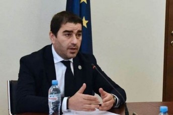 Salva-papuaSvili-nacionalur-moZraobaze-maT-ar-ainteresebT-arCevnebis-gziT-saqarTvelos-mosaxleobisgan-mandatis-miReba---ainteresebT-Zalaufleba-nebismier-fasad