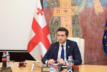 kaxa-kuWava-parlamentis-TanamSromlebis-daaxloebiT-70-mde-ukve-acrilia-Tumca-procesi-mimdinareobs-da-imedia-srulad-movaxdenT-male-vaqcinaciis-dasrulebas