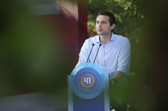 kaxa-kuWava-nacionalurma-moZraobam-sul-mcire-bodiSi-unda-mouxados-TiToeul-politikoss-romelmac-xeli-moawera-Sarl-miSelis-dokuments