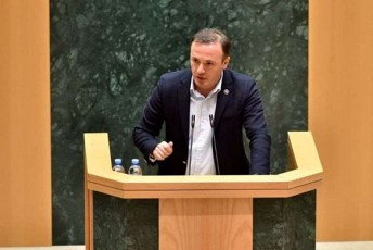 irakli-zarqua-minda-radikalur-opozicias-vuTxra-sul-fuWad-sul-tyuilad-cdilobT-am-sesxs-miabaT-saqarTvelos-ganviTarebis-kursi