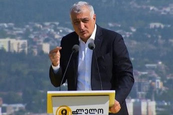 mamuka-xazaraZe-uxarisxo-premierebis-tyuilebi-da-arakompetenturoba-unda-damTavrdes