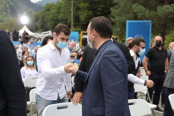 ganaTlebuli-axalgazrdobis-gareSe-ver-iqneba-mdgradi-da-stabiluri-ganviTareba-Cemi-gegmis-mixedviT-yvela-municipalitetSi-Seiqmneba-profesiuli-saswavleblebi