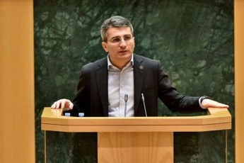 mamuka-mdinaraZem-nacmoZraobam-Seqmna-mtkicebuleba-rogori-farsia-maT-mier-Sesrulebuli-xelmowera-Tundac-anulirebul-SeTanxmebaze