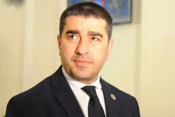 Salva-papuaSvili-ar-gamoricxavs-rom-2-ian-barierTan-dakavSirebiT-sakonstitucio-cvlilebebis-proeqtSi-arsebuli-Canaweri-Seicvalos