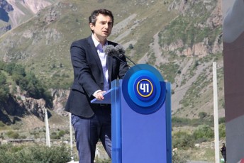 kaxa-kuWava-Zalian-bevri-vizitori-hyavs-am-kuTxes-rogorc-qarTveli-ise-ucxoeli-yazbegi-garkveulwilad-brendi-gaxda