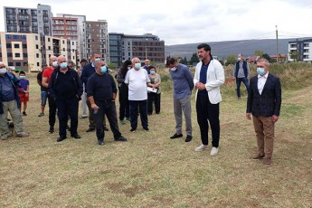 kaxa-kalaZe-did-diRomSi-mirian-mefis-quCaze-mravalfunqciuri-parki-gaSendeba