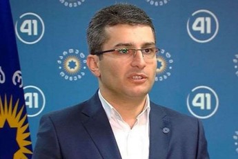 mamuka-mdinaraZe-tvpirvelma-da-misma-liderebma-Segnebulad-warmoaCines-ise-TiTqos-2012-wlamde-Canawerebze-vsaubrobdi