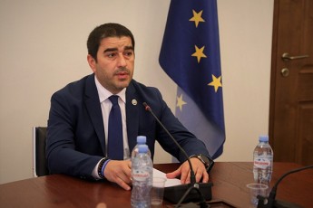 Salva-papuaSvili-imedi-maqvs-4-oqtombers-SesaZlebeli-iqneba-srulad-Tu-ara-nawilobriv-mainc-saklaso-oTaxebSi-gagrZeldes--saswavlo-procesi