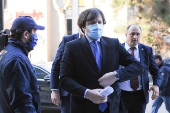 megis-qardava-TavisiT-arafers-akeTebda-SemkveTebi-iyvnen-saakaSvili-ugulava-adeiSvili-merabiSvili---imedia-CamobrZandeba-saakaSvili-da-gaudgeba-im-gzas-romelsac-qardava-gavuyeneT