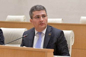 mamuka-mdinaraZe-saqarTveloSi-jer-ar-momxdara-rom-romelime-partiis-kandidati-sxva-partiis-StabSi-SeWriliyo-dRes-iyo-pirveli-SemTxveva
